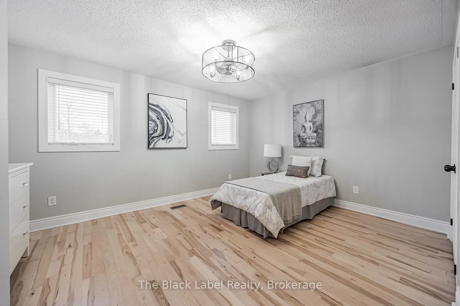 Photo 30 of 48 Lipton Crescent, Whitby, Pringle Creek — HOMEH