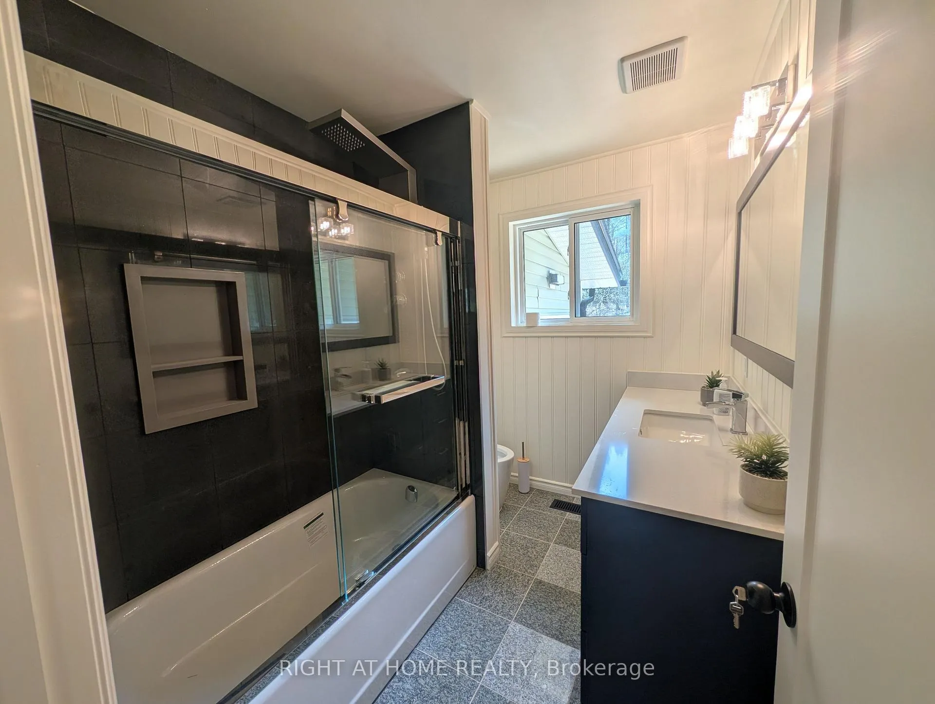 Photo 17 of 44 559 Highway, Carling — HOMEH