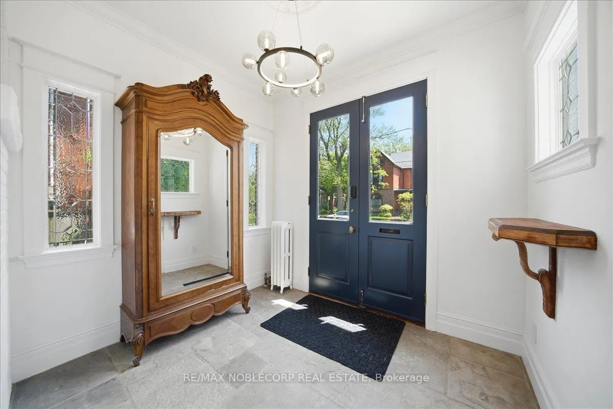 Photo 5 of 38 Glenrose Avenue, Toronto, Rosedale-Moore Park — HOMEH