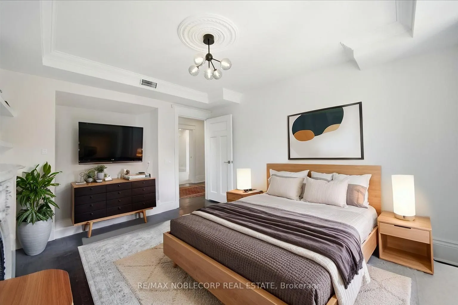 Photo 32 of 38 Glenrose Avenue, Toronto, Rosedale-Moore Park — HOMEH