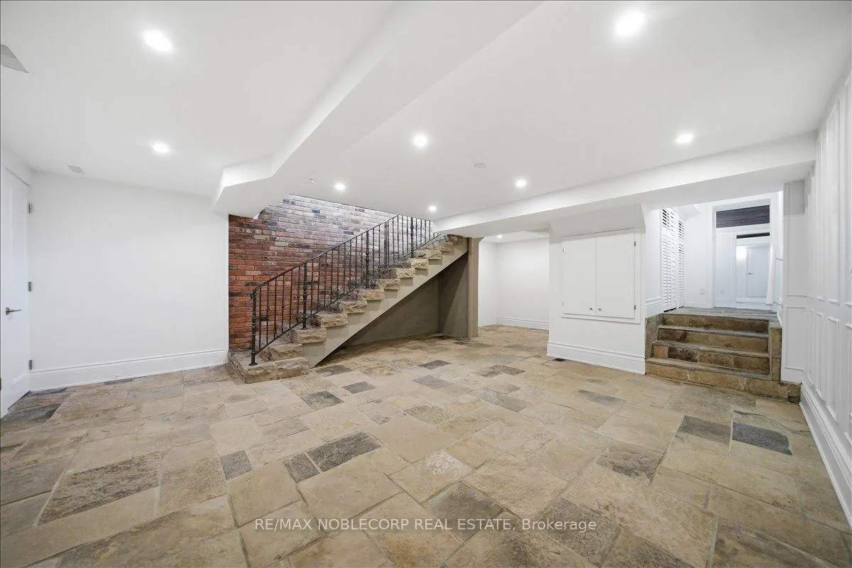 Photo 36 of 38 Glenrose Avenue, Toronto, Rosedale-Moore Park — HOMEH