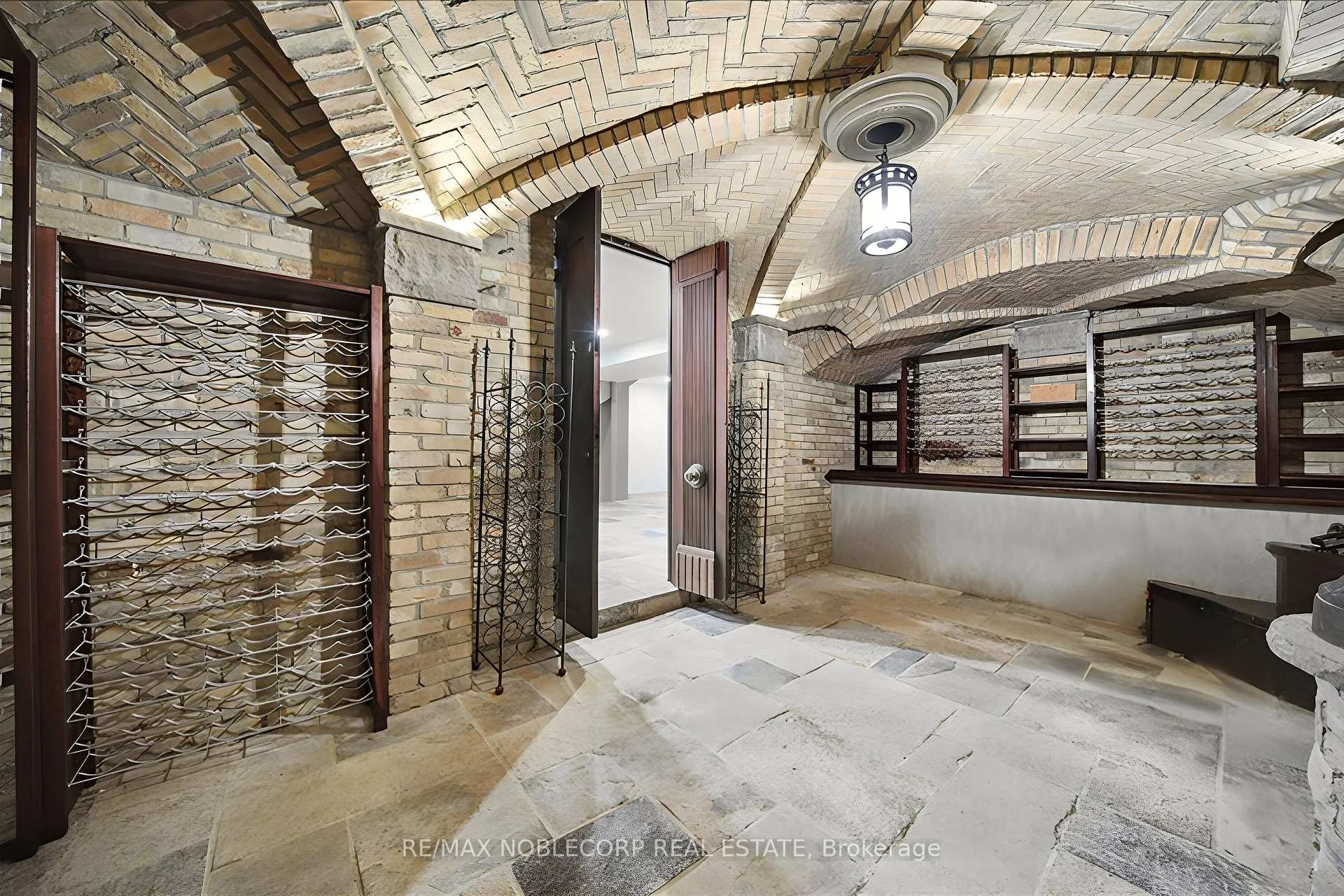 Photo 39 of 38 Glenrose Avenue, Toronto, Rosedale-Moore Park — HOMEH