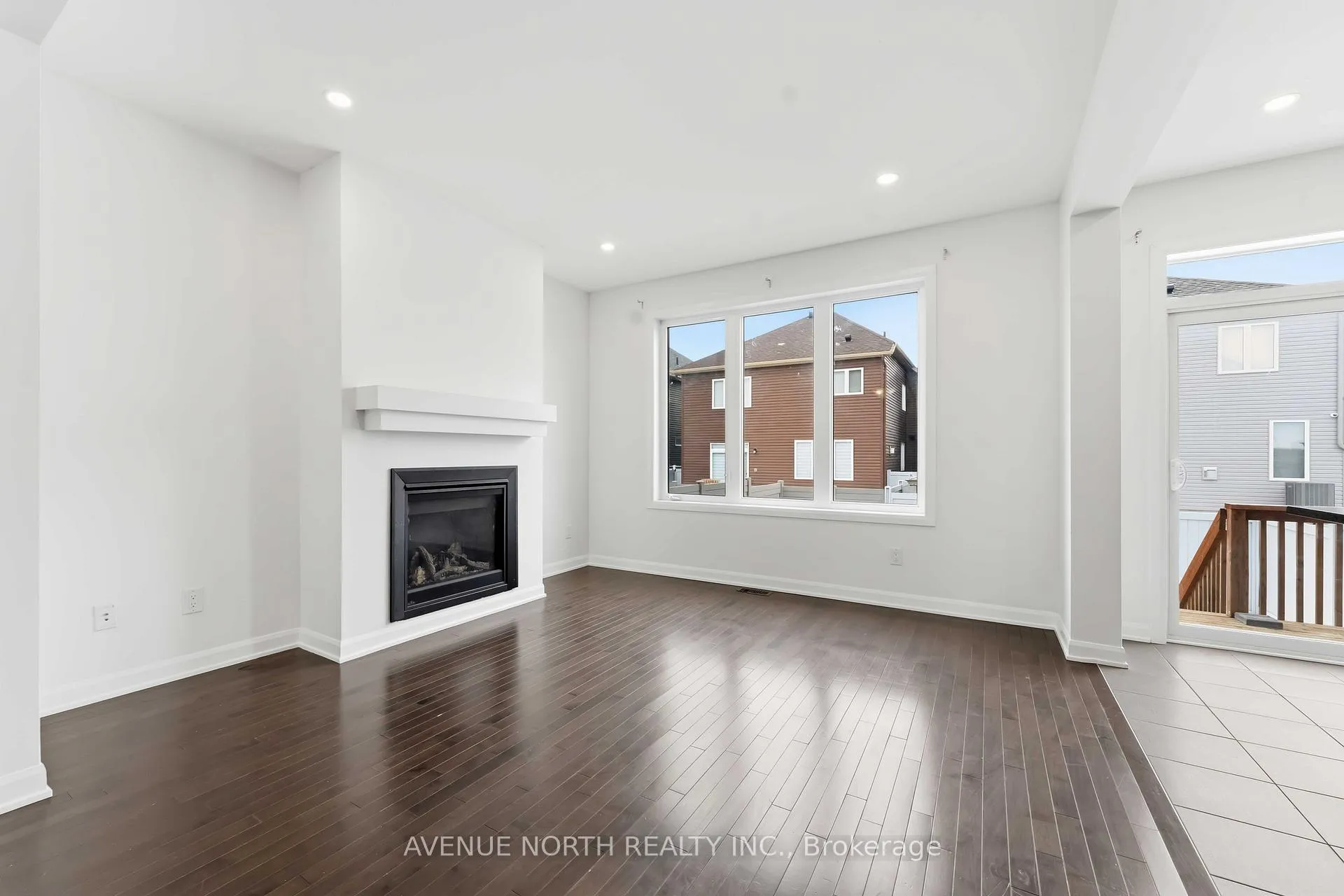 Photo 6 of 2082 Caltra Crescent, Ottawa, Barrhaven - Half Moon Bay — HOMEH