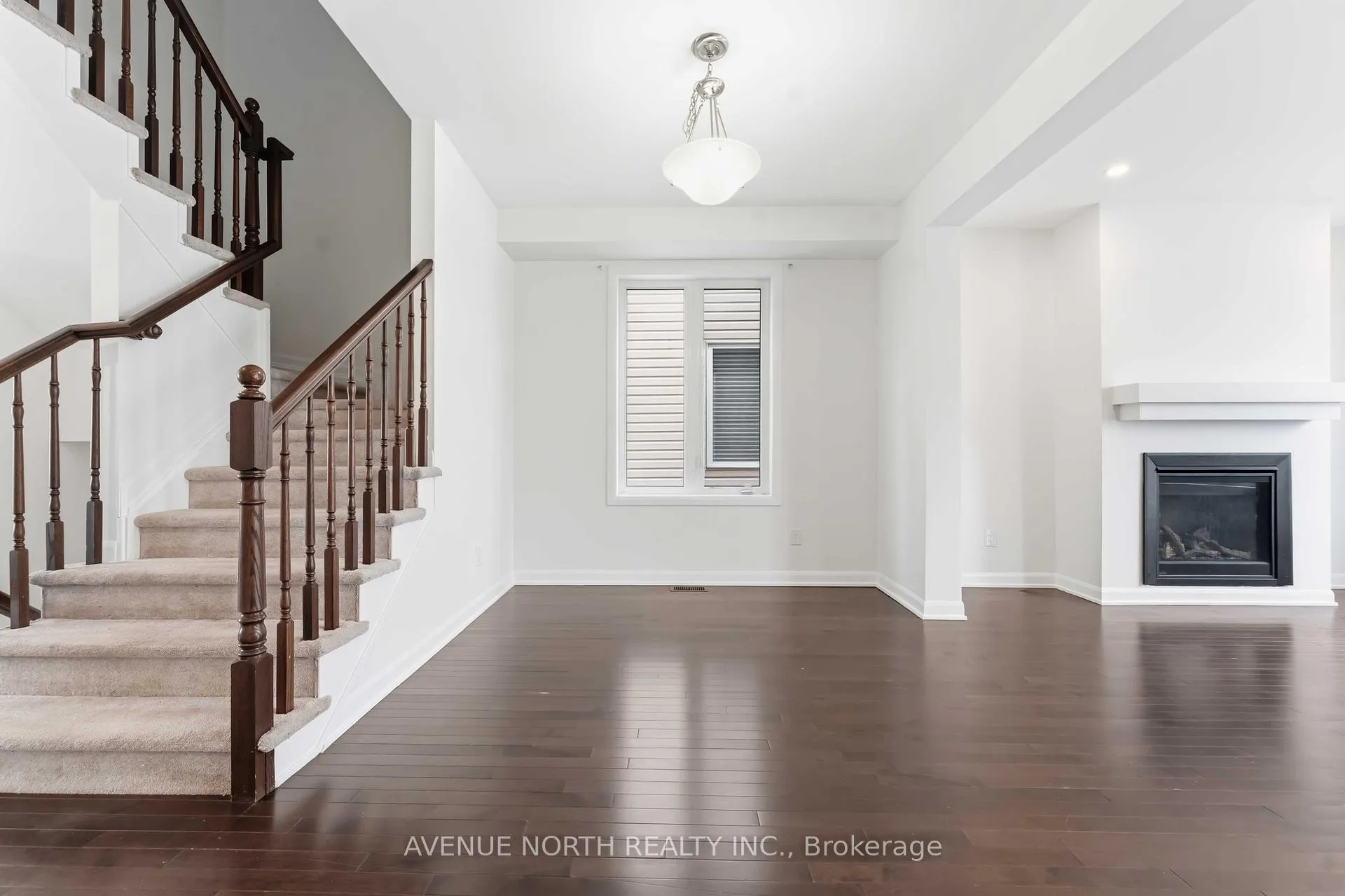 Photo 8 of 2082 Caltra Crescent, Ottawa, Barrhaven - Half Moon Bay — HOMEH