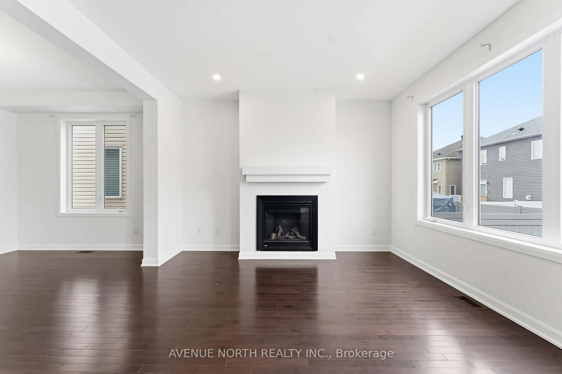 Photo 13 of 2082 Caltra Crescent, Ottawa, Barrhaven - Half Moon Bay — HOMEH