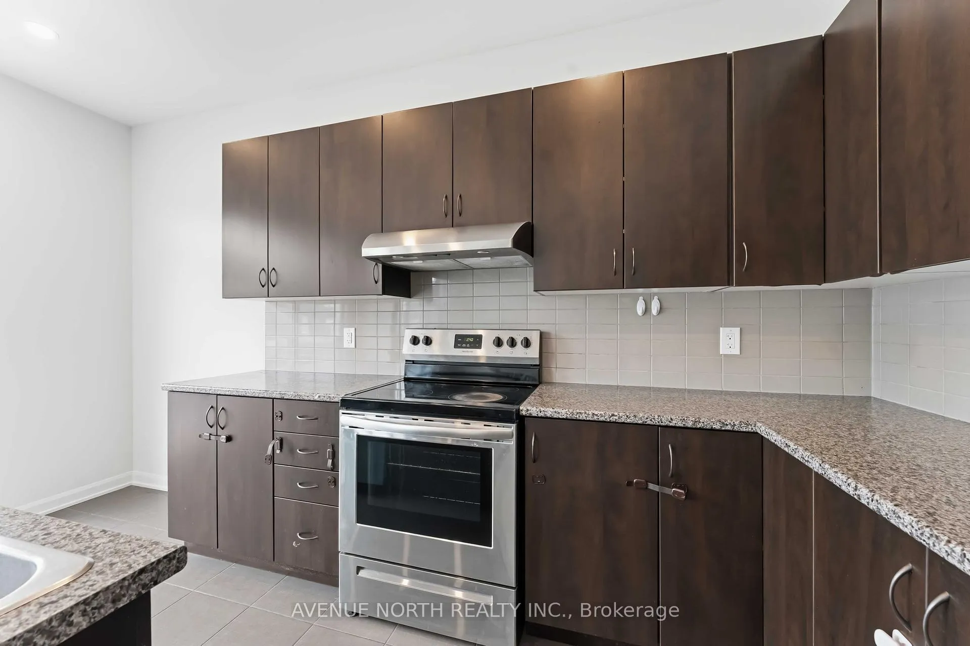 Photo 15 of 2082 Caltra Crescent, Ottawa, Barrhaven - Half Moon Bay — HOMEH
