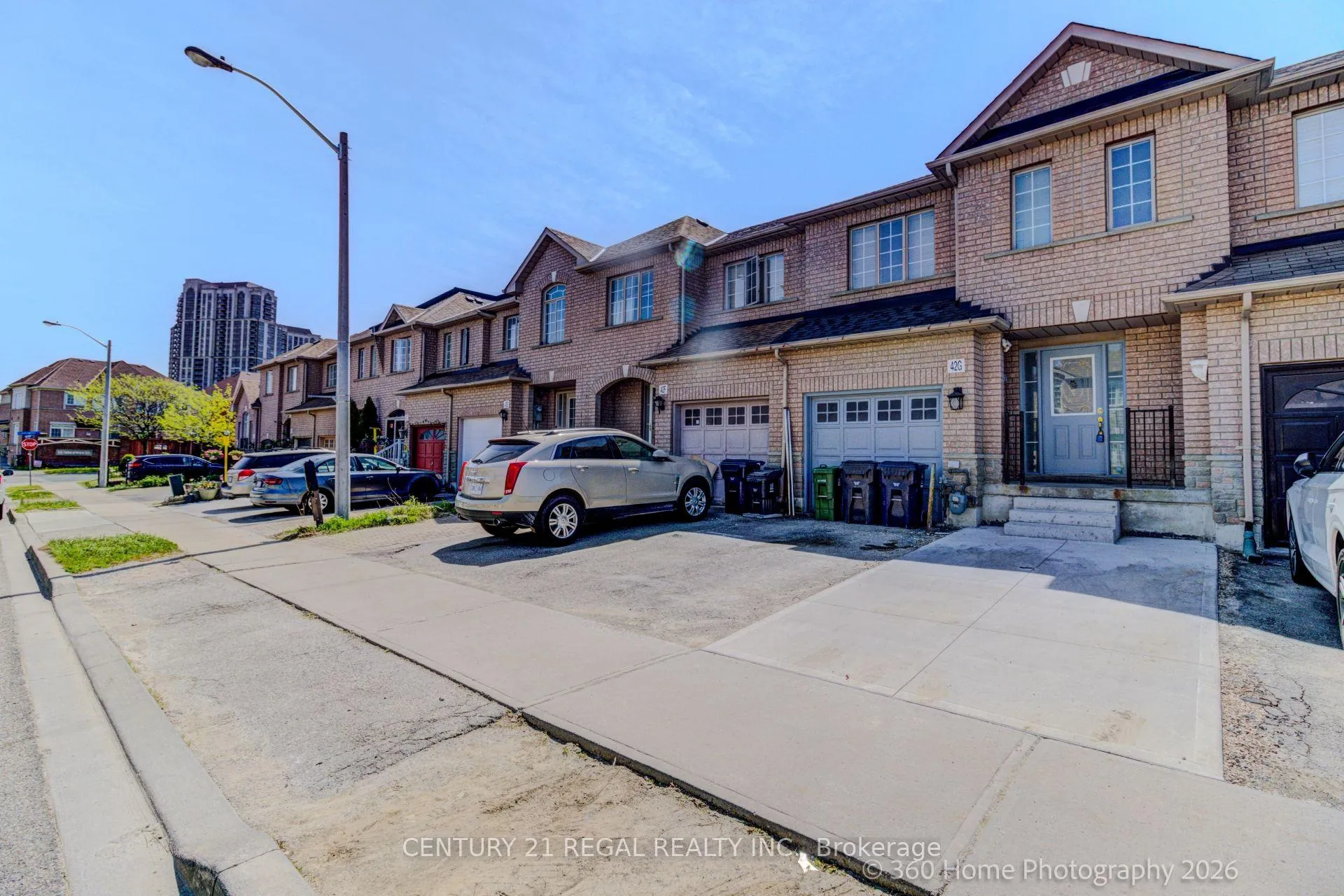 Photo 2 of 42G View Green Crescent, Etobicoke, West Humber-Clairville — HOMEH