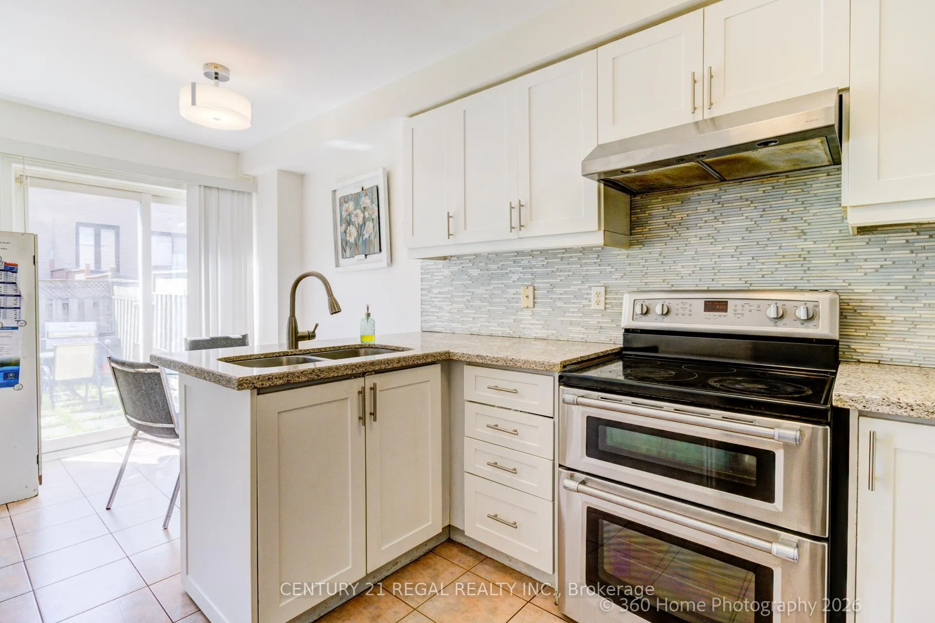 Photo 9 of 42G View Green Crescent, Etobicoke, West Humber-Clairville — HOMEH