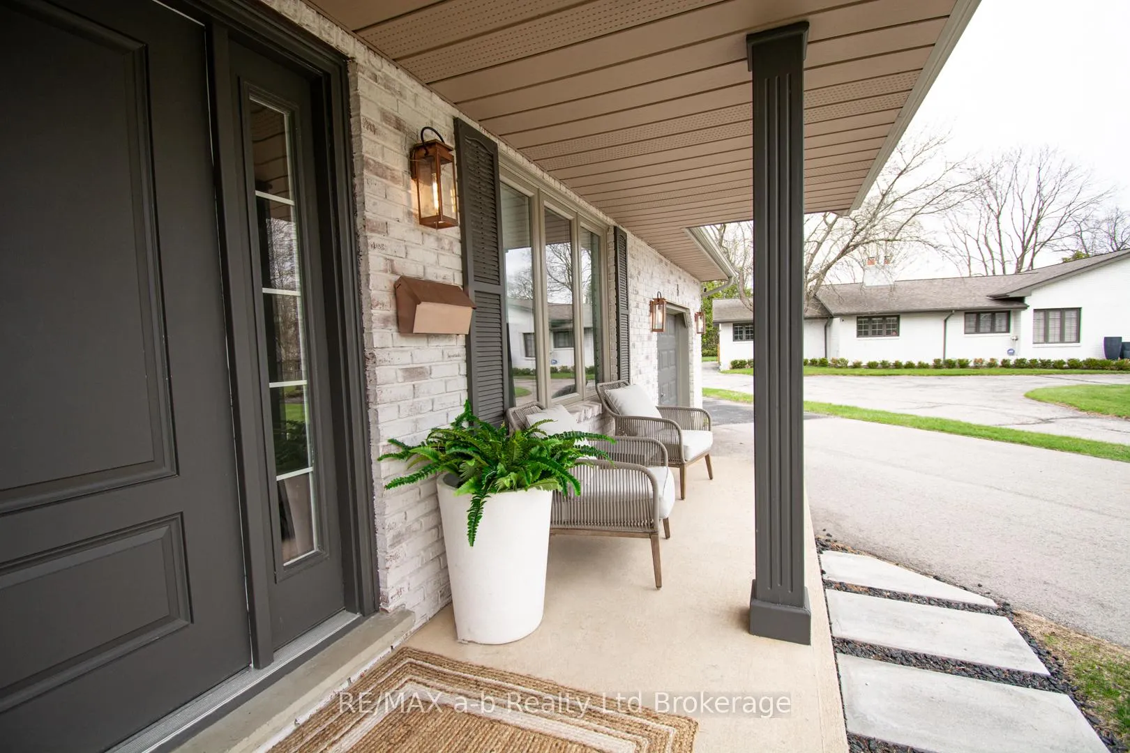 Photo 4 of 3 Belfast Circle, Tillsonburg — HOMEH