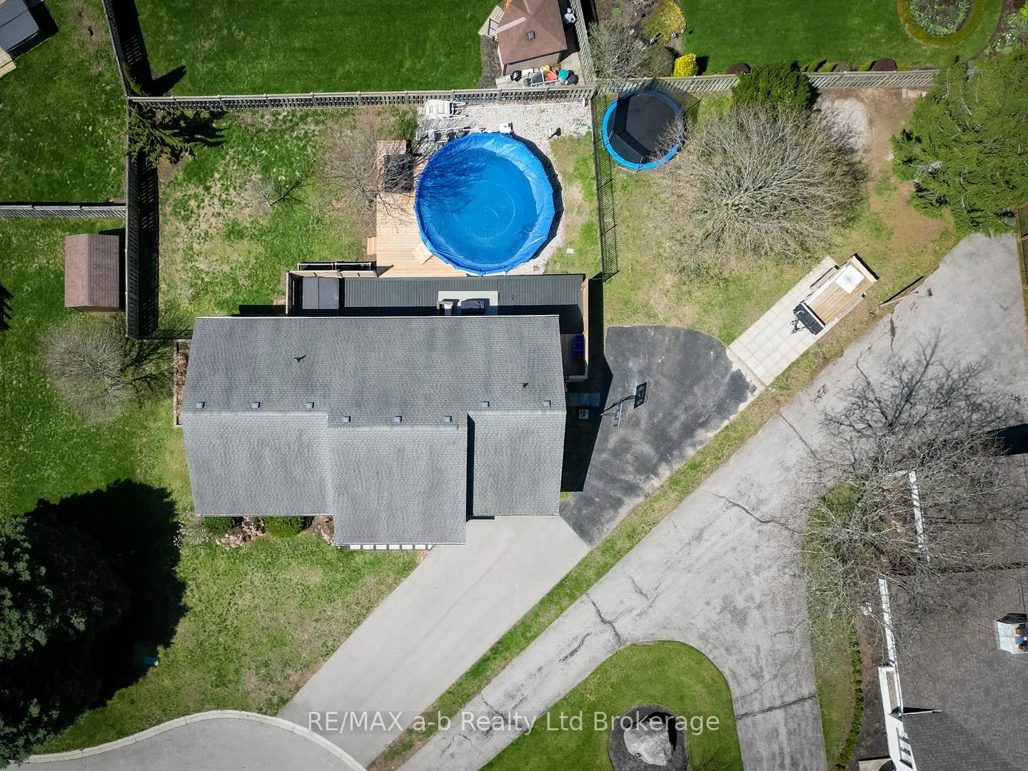 Photo 38 of 3 Belfast Circle, Tillsonburg — HOMEH