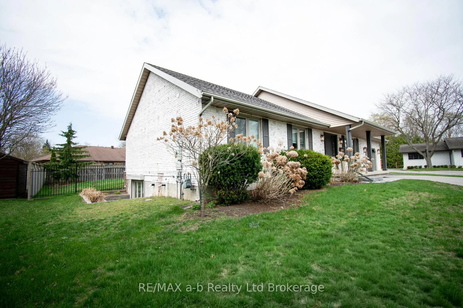 Photo 50 of 3 Belfast Circle, Tillsonburg — HOMEH