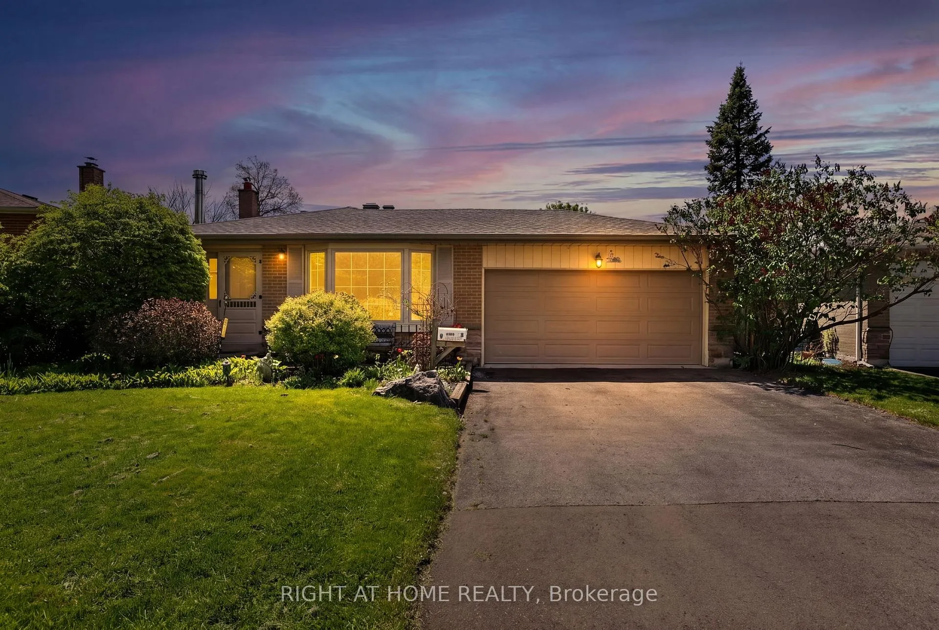 Photo 1 of 5 Fleance Drive, Markham, Royal Orchard — HOMEH