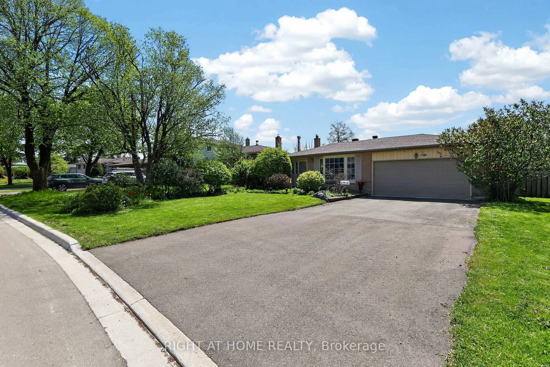 Photo 5 of 5 Fleance Drive, Markham, Royal Orchard — HOMEH