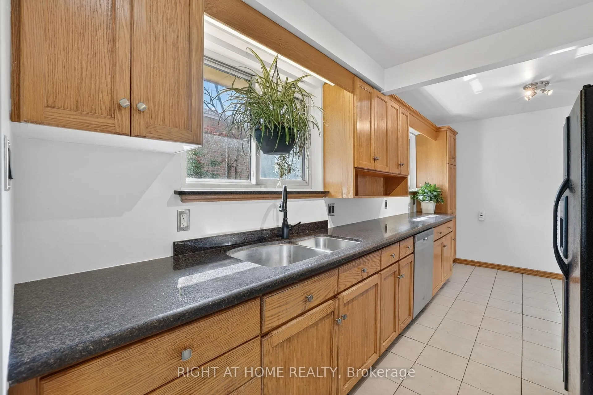 Photo 12 of 5 Fleance Drive, Markham, Royal Orchard — HOMEH