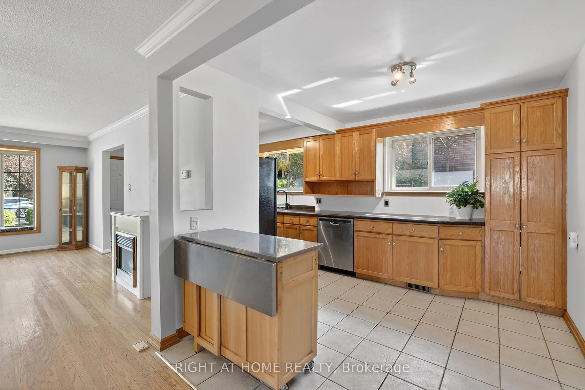 Photo 16 of 5 Fleance Drive, Markham, Royal Orchard — HOMEH