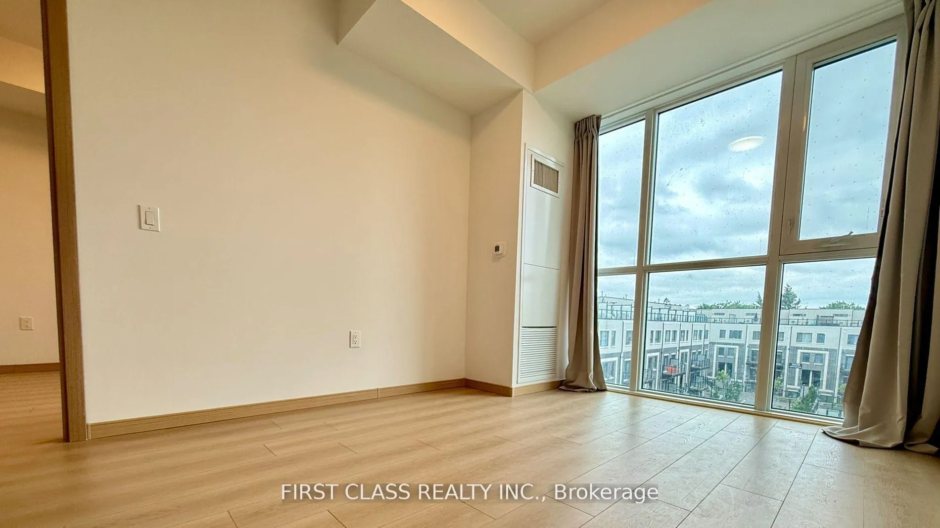 Photo 5 of Unit 506, 3429 Sheppard Avenue E, Scarborough, Tam O'Shanter-Sullivan — HOMEH