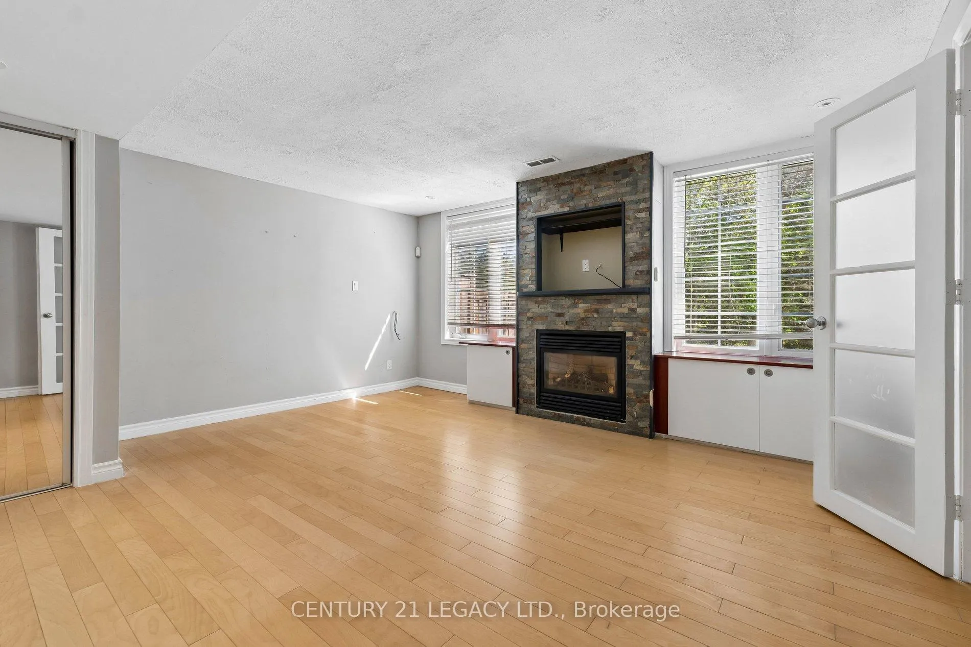Photo 6 of 29 Woolf Crescent, Ajax, South East — HOMEH
