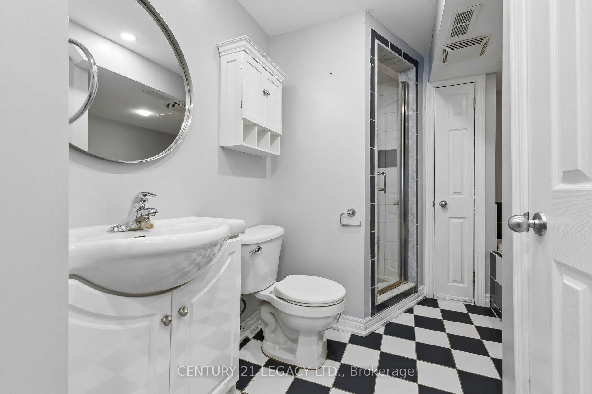 Photo 12 of 29 Woolf Crescent, Ajax, South East — HOMEH