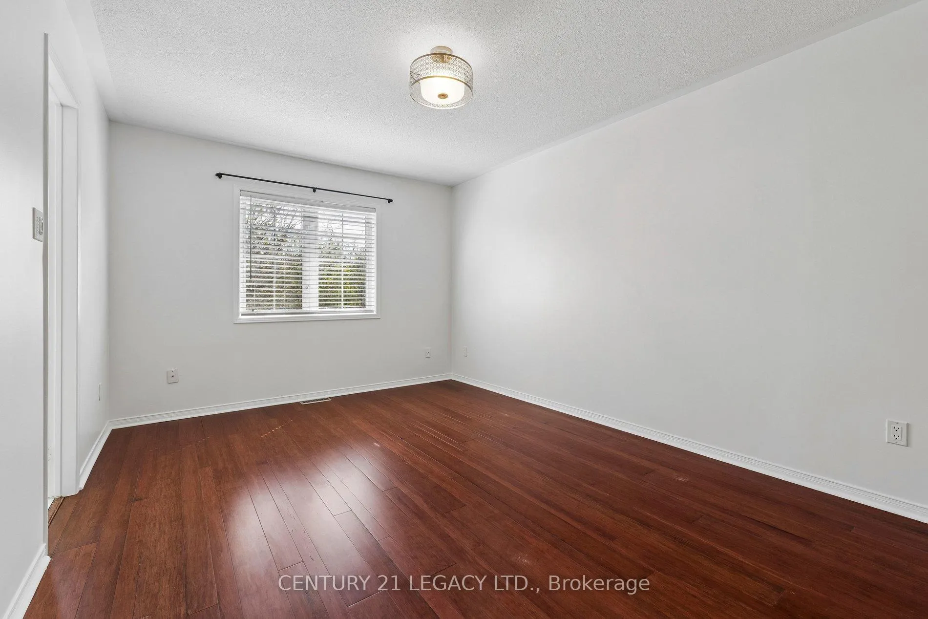 Photo 21 of 29 Woolf Crescent, Ajax, South East — HOMEH