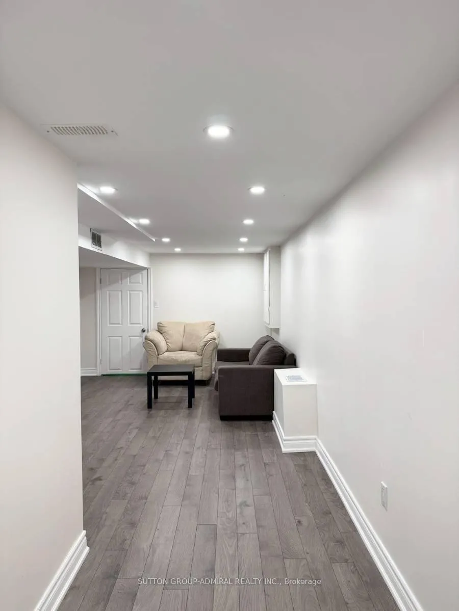 Photo 4 of Unit Basement, 7 Judith Avenue, Vaughan, Brownridge — HOMEH