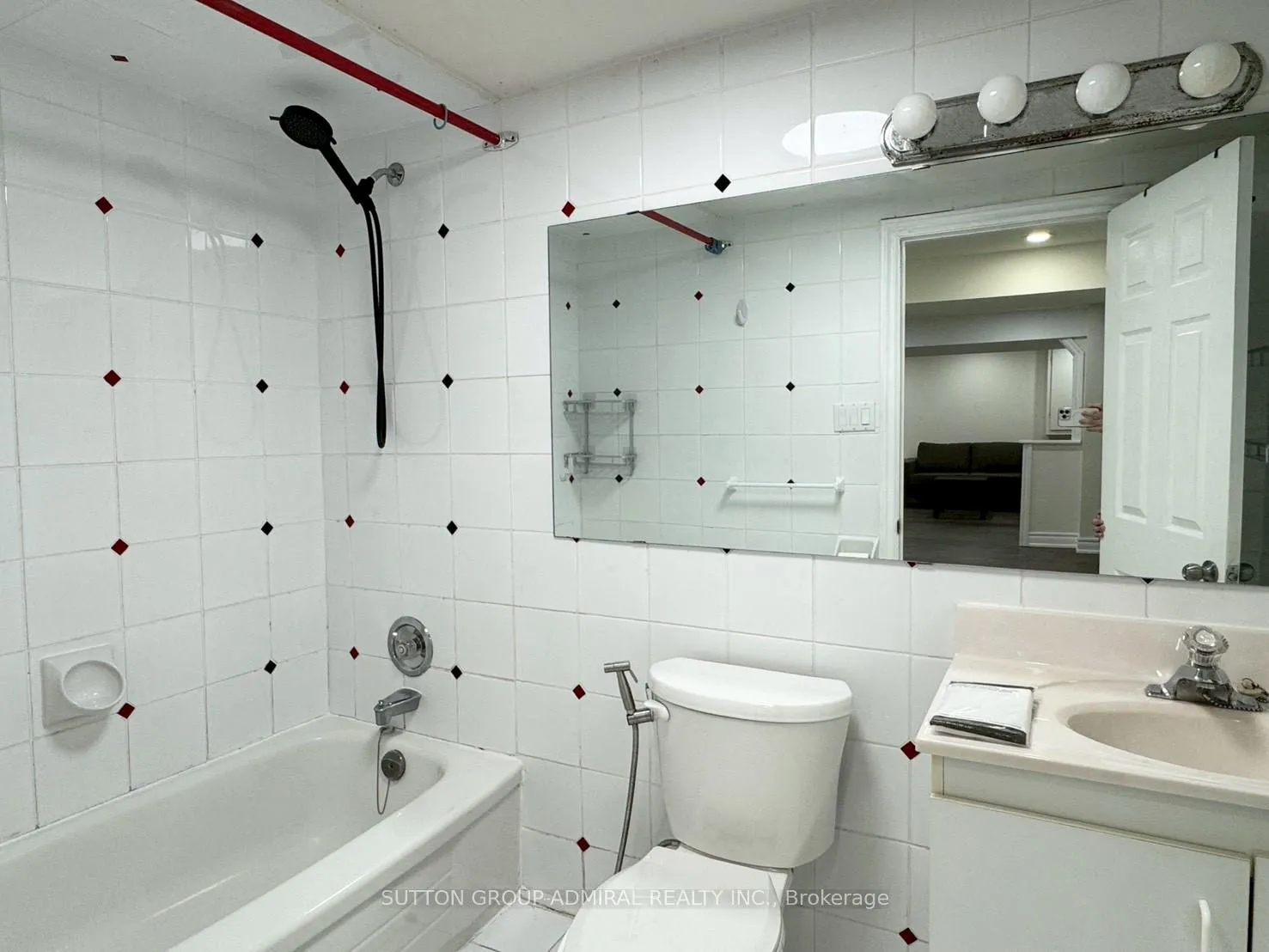 Photo 8 of Unit Basement, 7 Judith Avenue, Vaughan, Brownridge — HOMEH