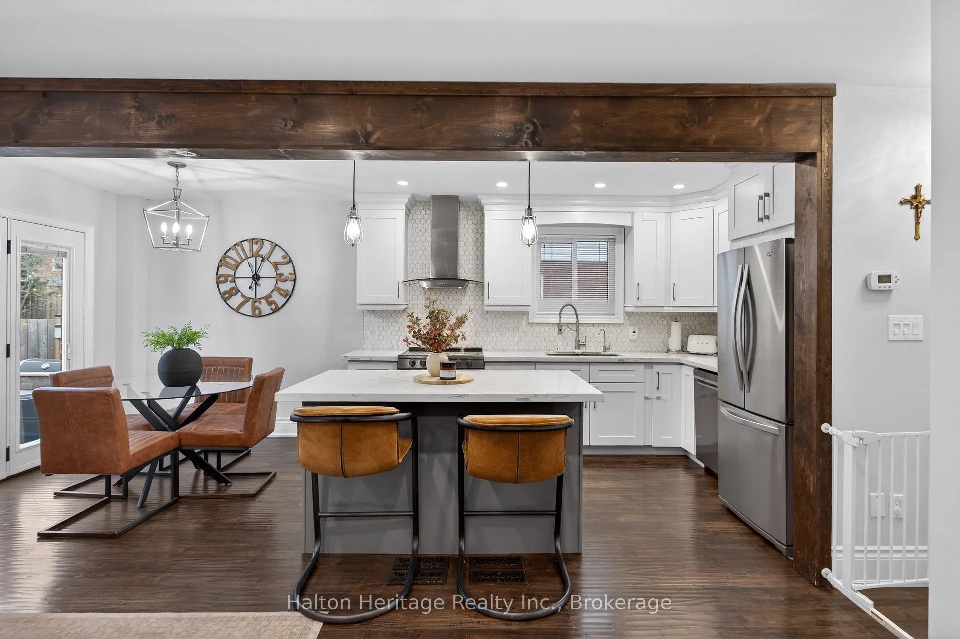 Photo 10 of 122 Hollybush Drive, Hamilton, Waterdown — HOMEH
