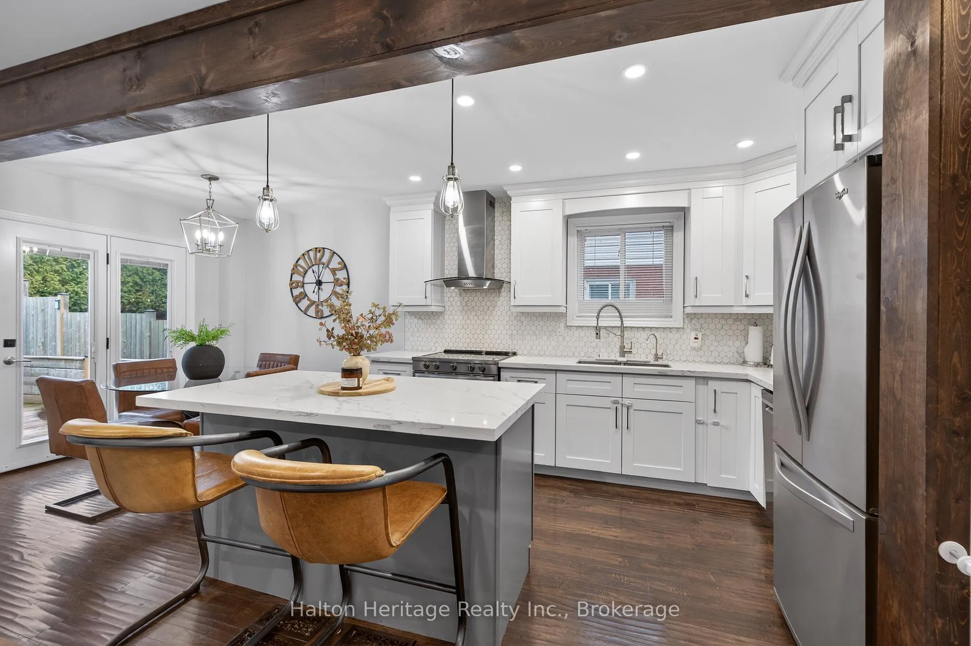 Photo 11 of 122 Hollybush Drive, Hamilton, Waterdown — HOMEH