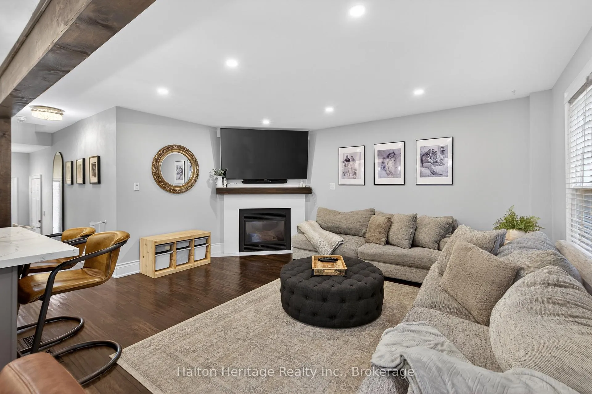 Photo 17 of 122 Hollybush Drive, Hamilton, Waterdown — HOMEH