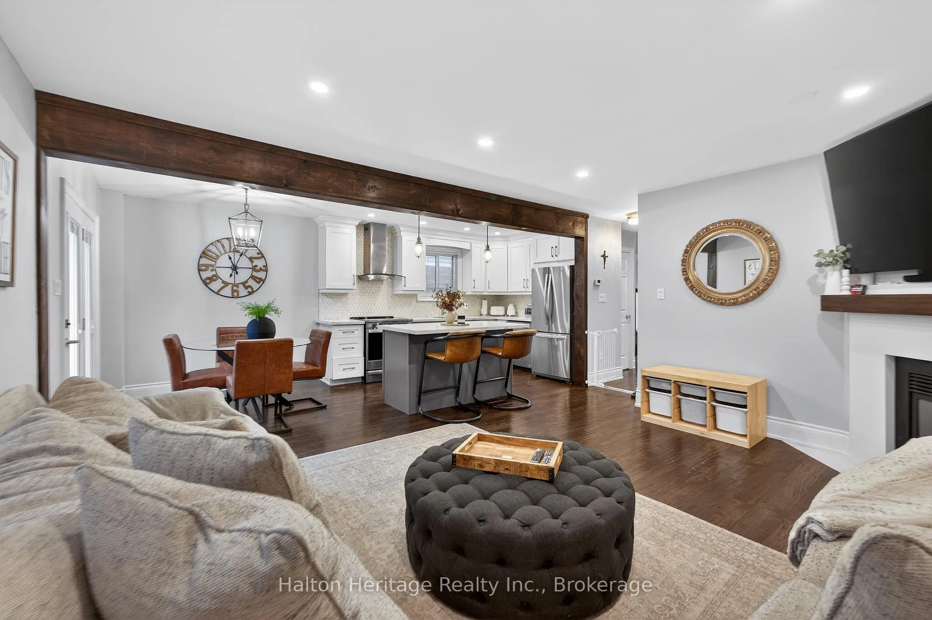 Photo 18 of 122 Hollybush Drive, Hamilton, Waterdown — HOMEH
