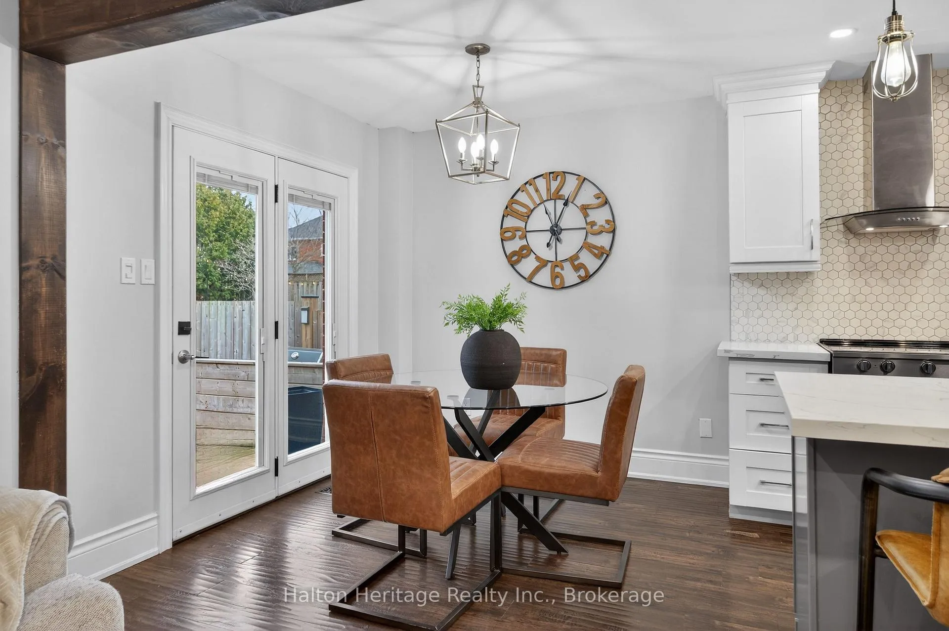 Photo 19 of 122 Hollybush Drive, Hamilton, Waterdown — HOMEH