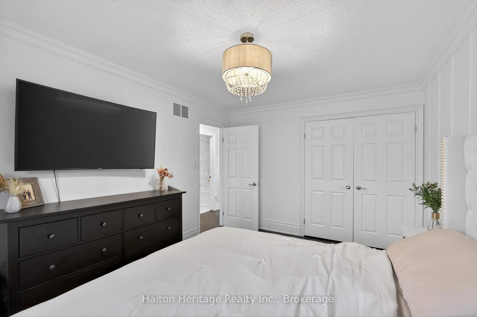 Photo 27 of 122 Hollybush Drive, Hamilton, Waterdown — HOMEH