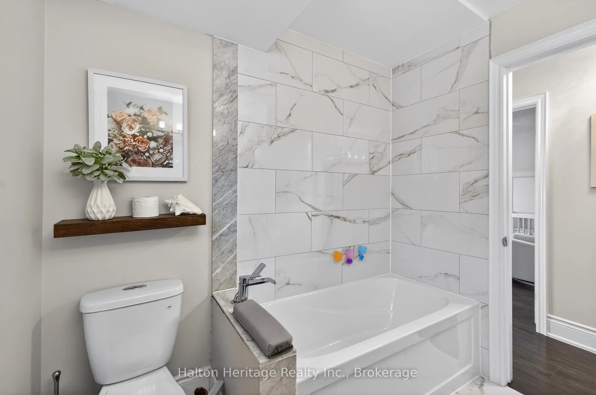 Photo 33 of 122 Hollybush Drive, Hamilton, Waterdown — HOMEH
