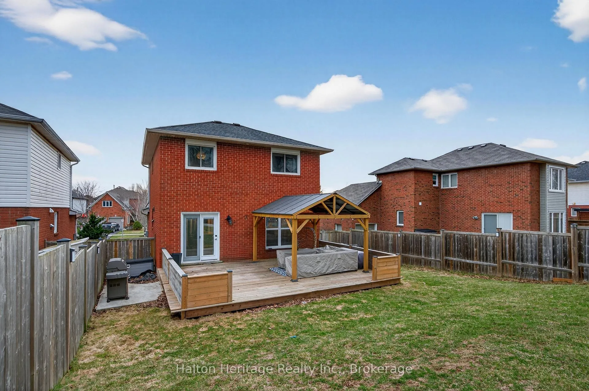 Photo 45 of 122 Hollybush Drive, Hamilton, Waterdown — HOMEH