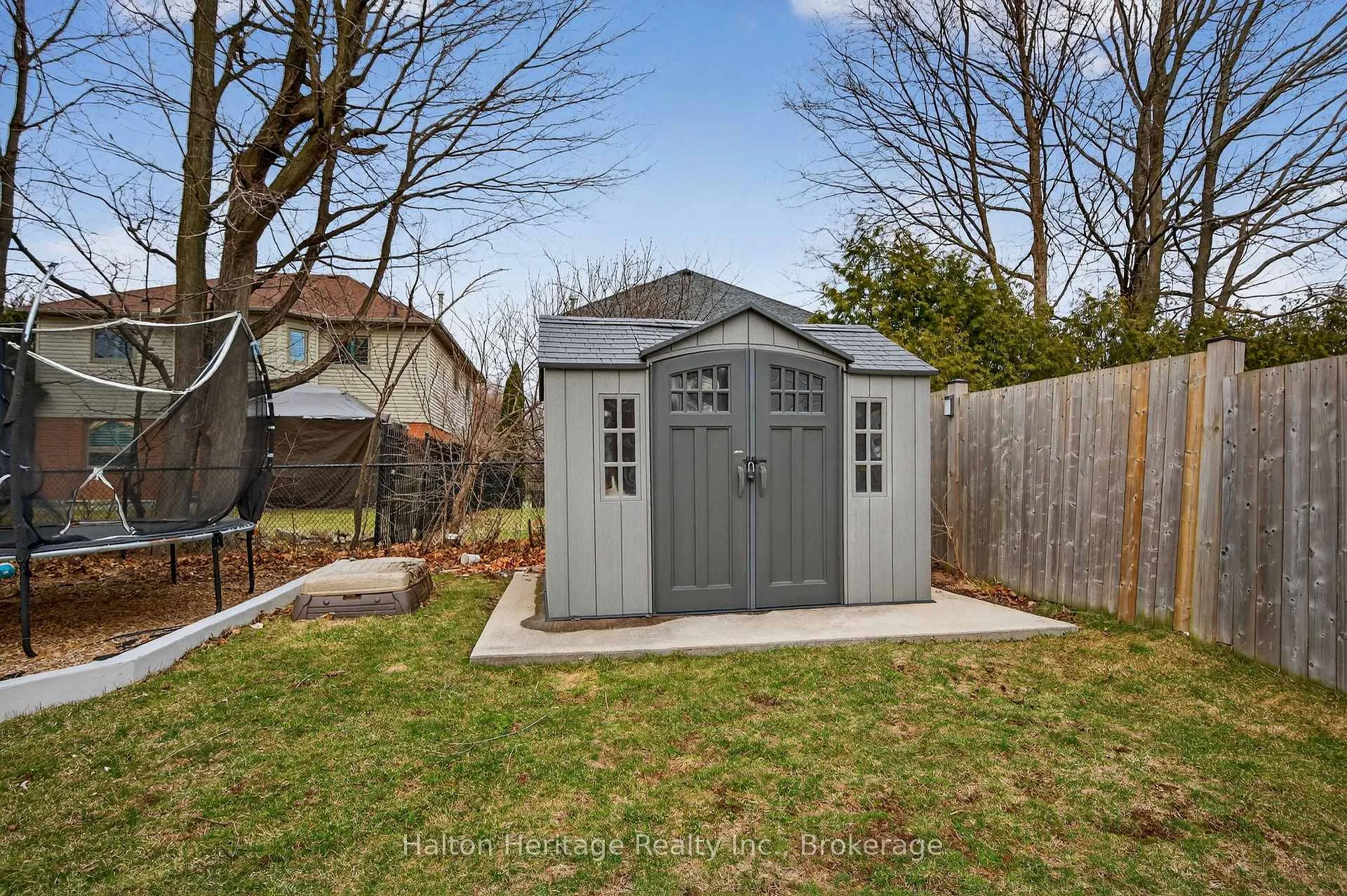 Photo 47 of 122 Hollybush Drive, Hamilton, Waterdown — HOMEH