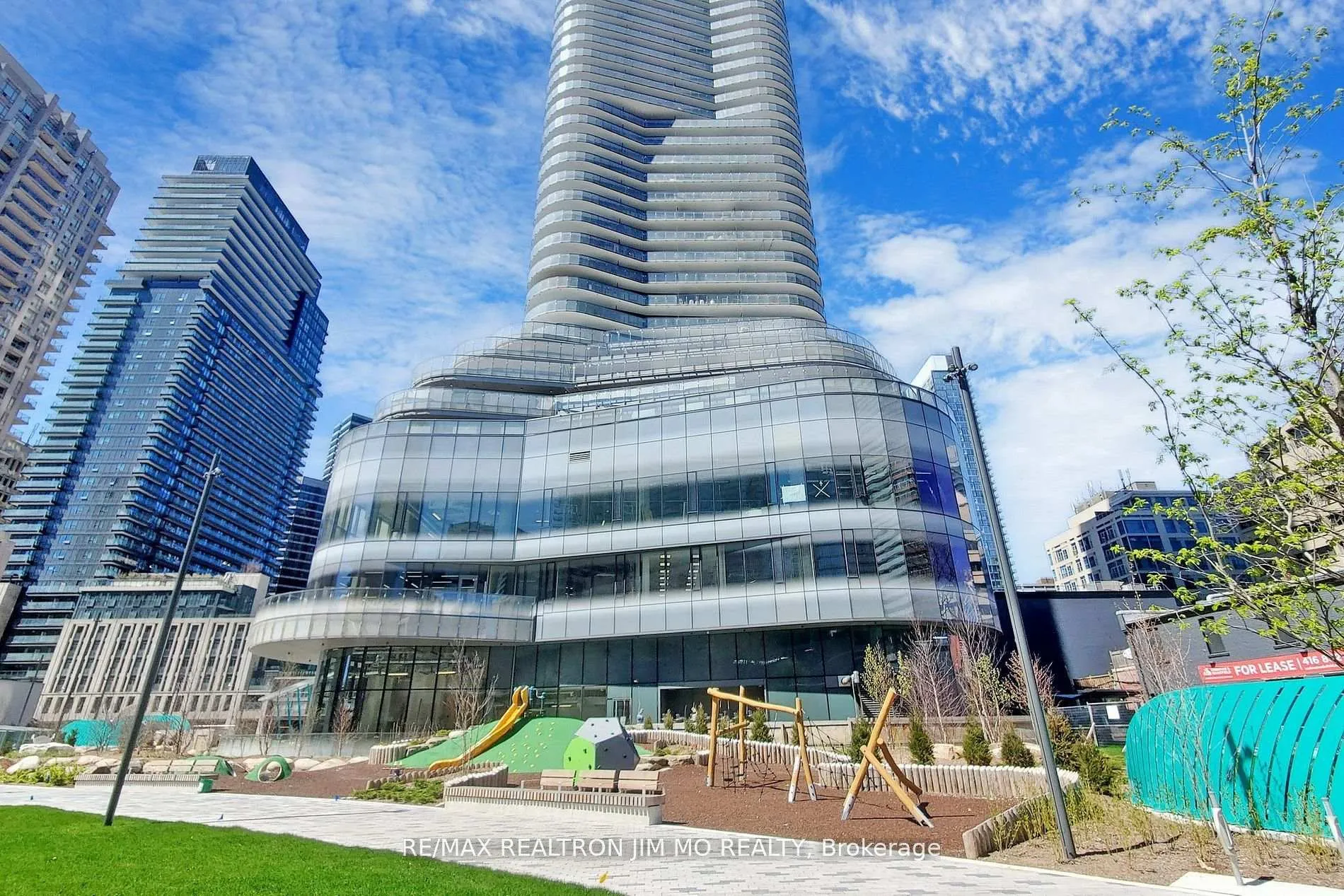 Photo 7 of Unit 5510, 11 Wellesley Street W, Toronto, Bay Street Corridor — HOMEH
