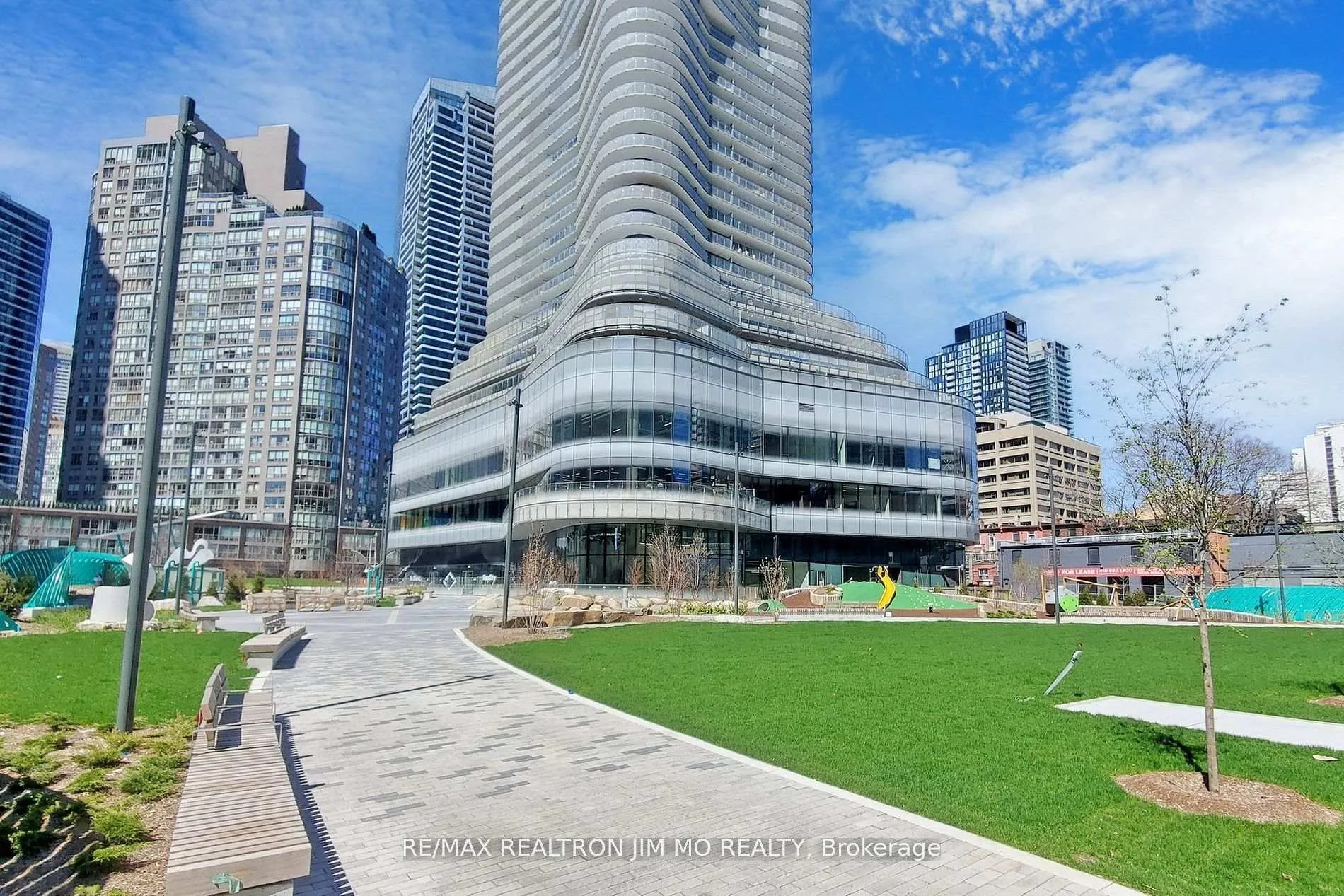 Photo 9 of Unit 5510, 11 Wellesley Street W, Toronto, Bay Street Corridor — HOMEH