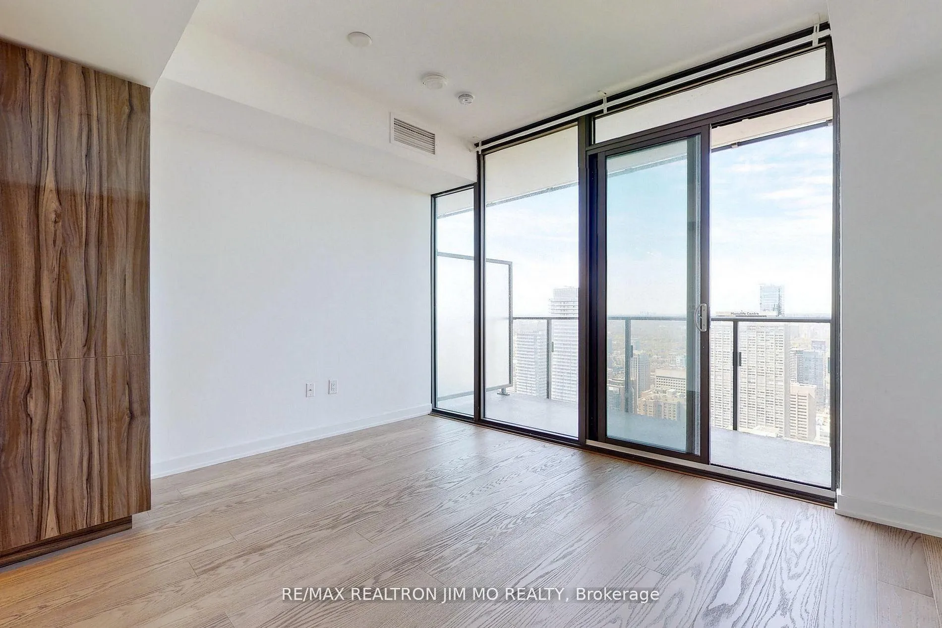 Photo 17 of Unit 5510, 11 Wellesley Street W, Toronto, Bay Street Corridor — HOMEH