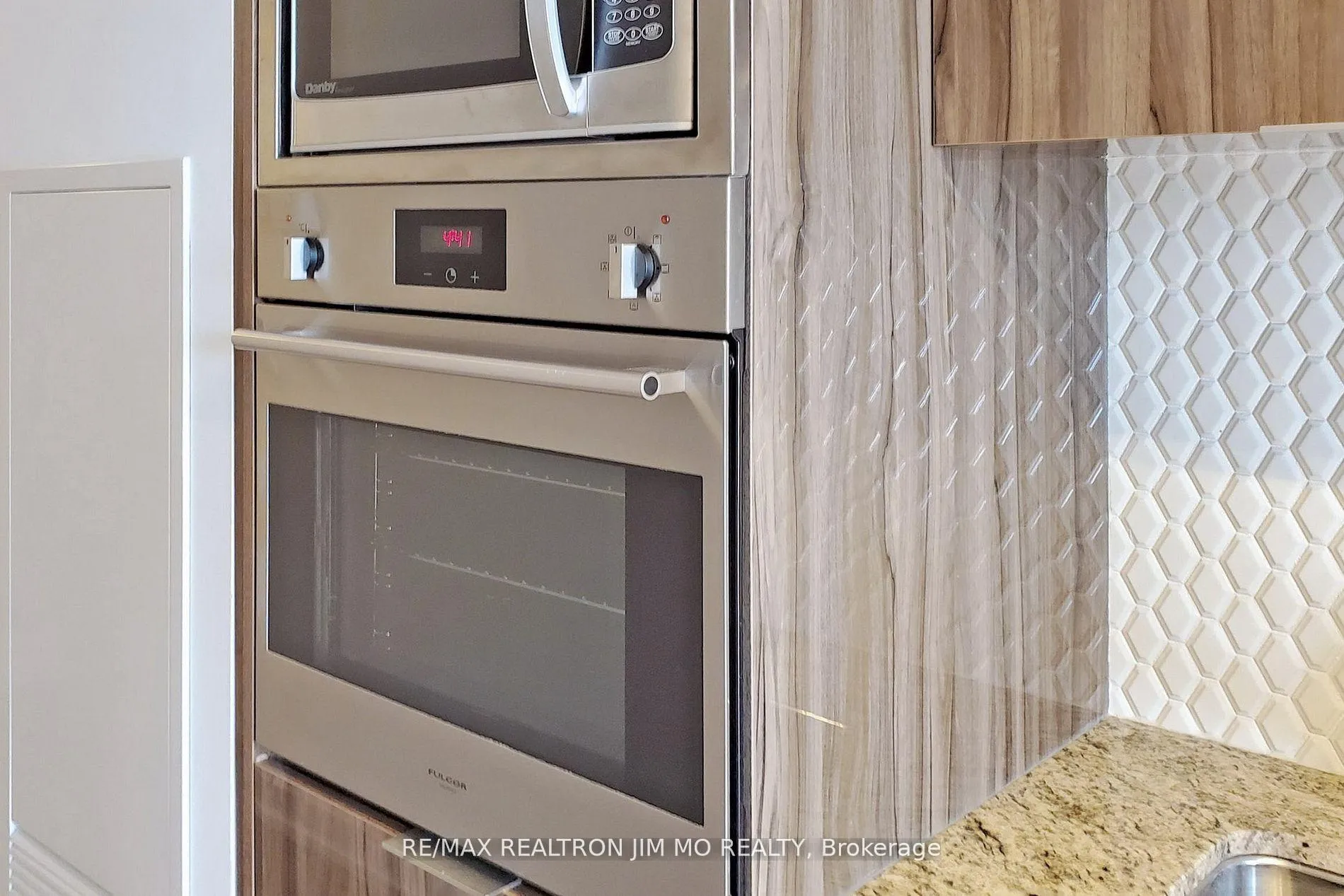 Photo 25 of Unit 5510, 11 Wellesley Street W, Toronto, Bay Street Corridor — HOMEH