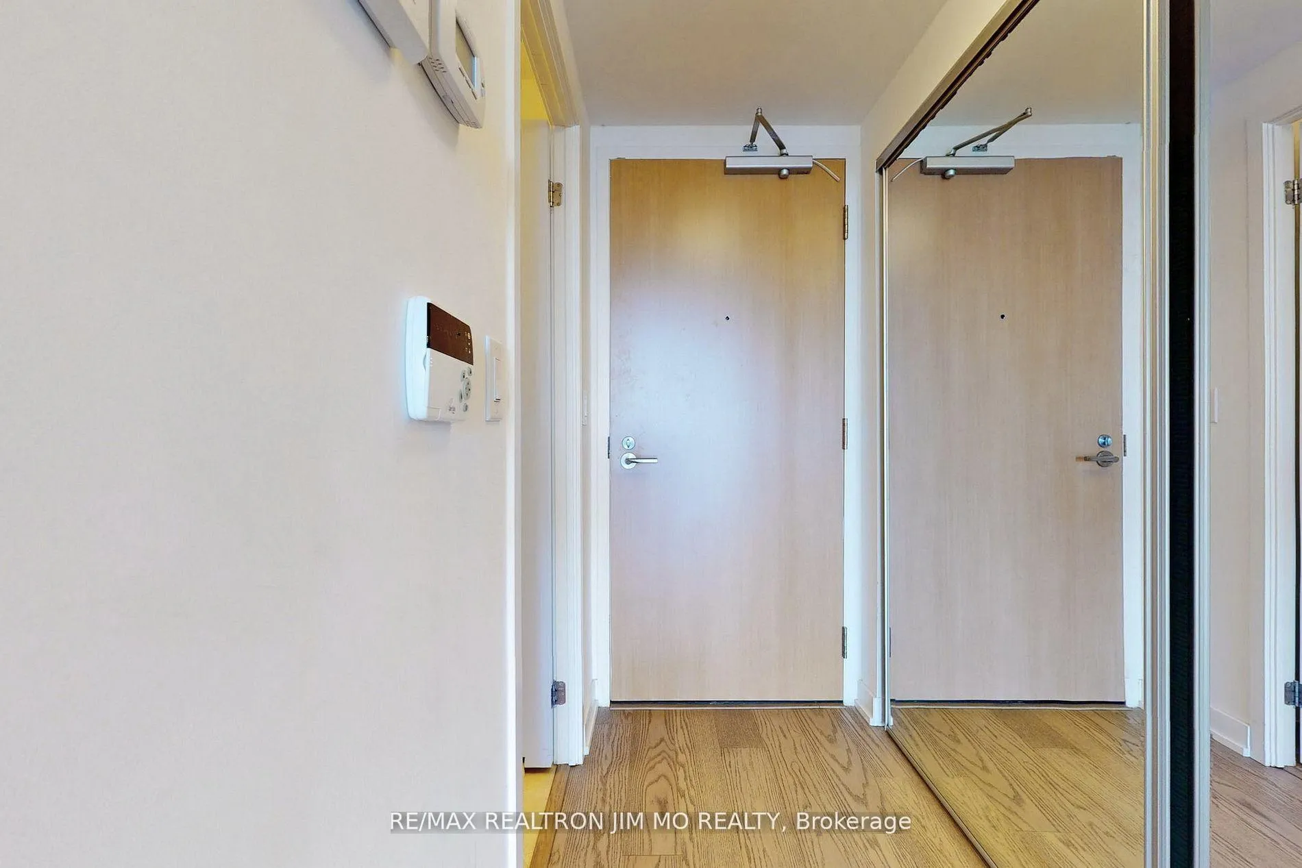 Photo 33 of Unit 5510, 11 Wellesley Street W, Toronto, Bay Street Corridor — HOMEH