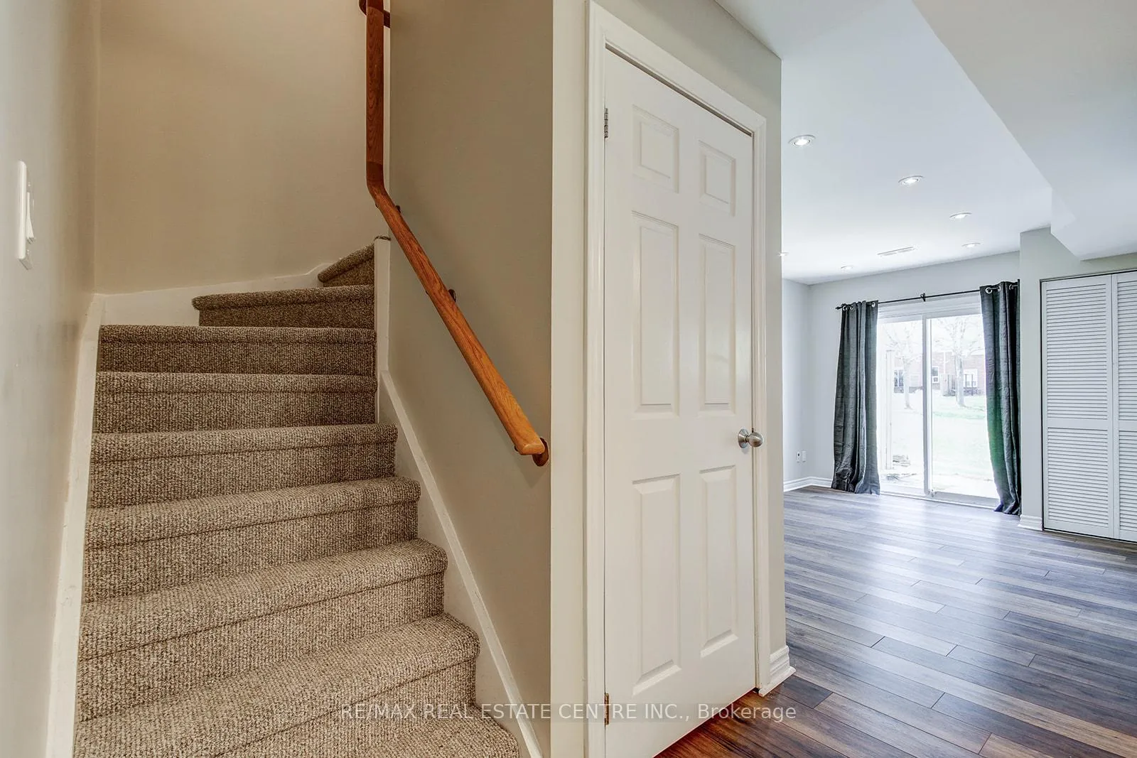 Photo 12 of 49 Wylie Circle E, Halton Hills, Georgetown — HOMEH