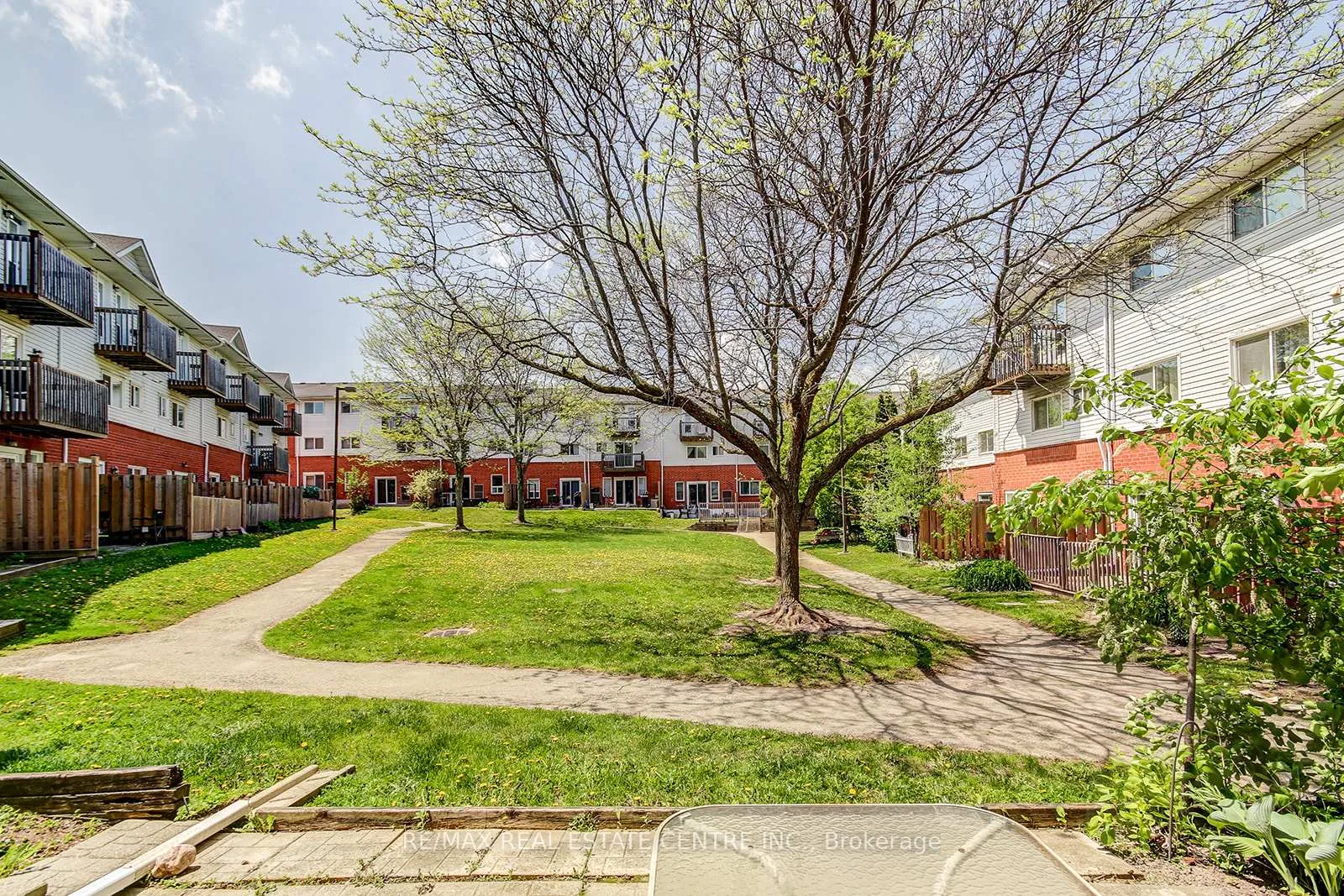 Photo 21 of 49 Wylie Circle E, Halton Hills, Georgetown — HOMEH