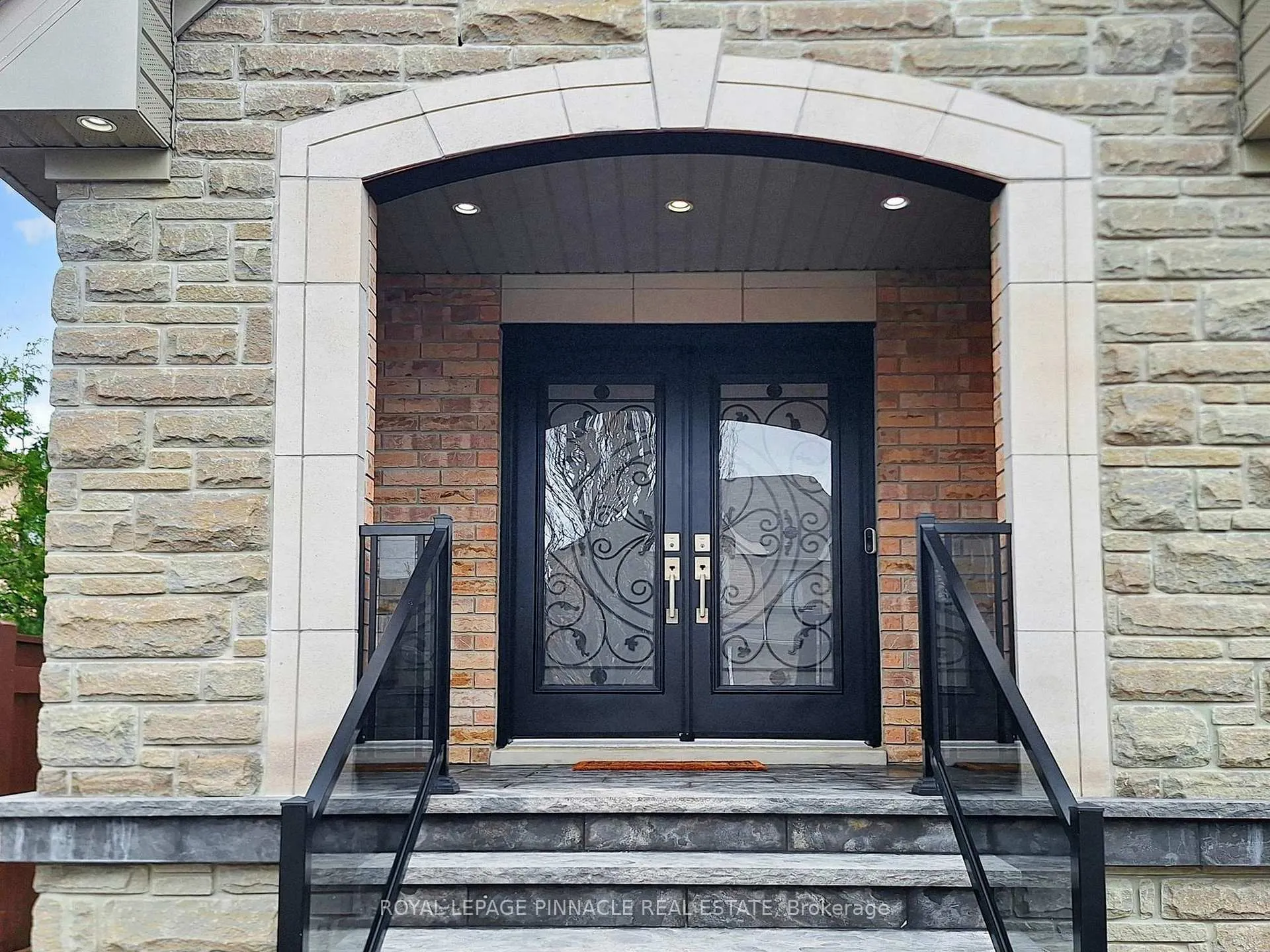 Photo 4 of 33 Gambit Avenue, Vaughan, Vellore Village — HOMEH