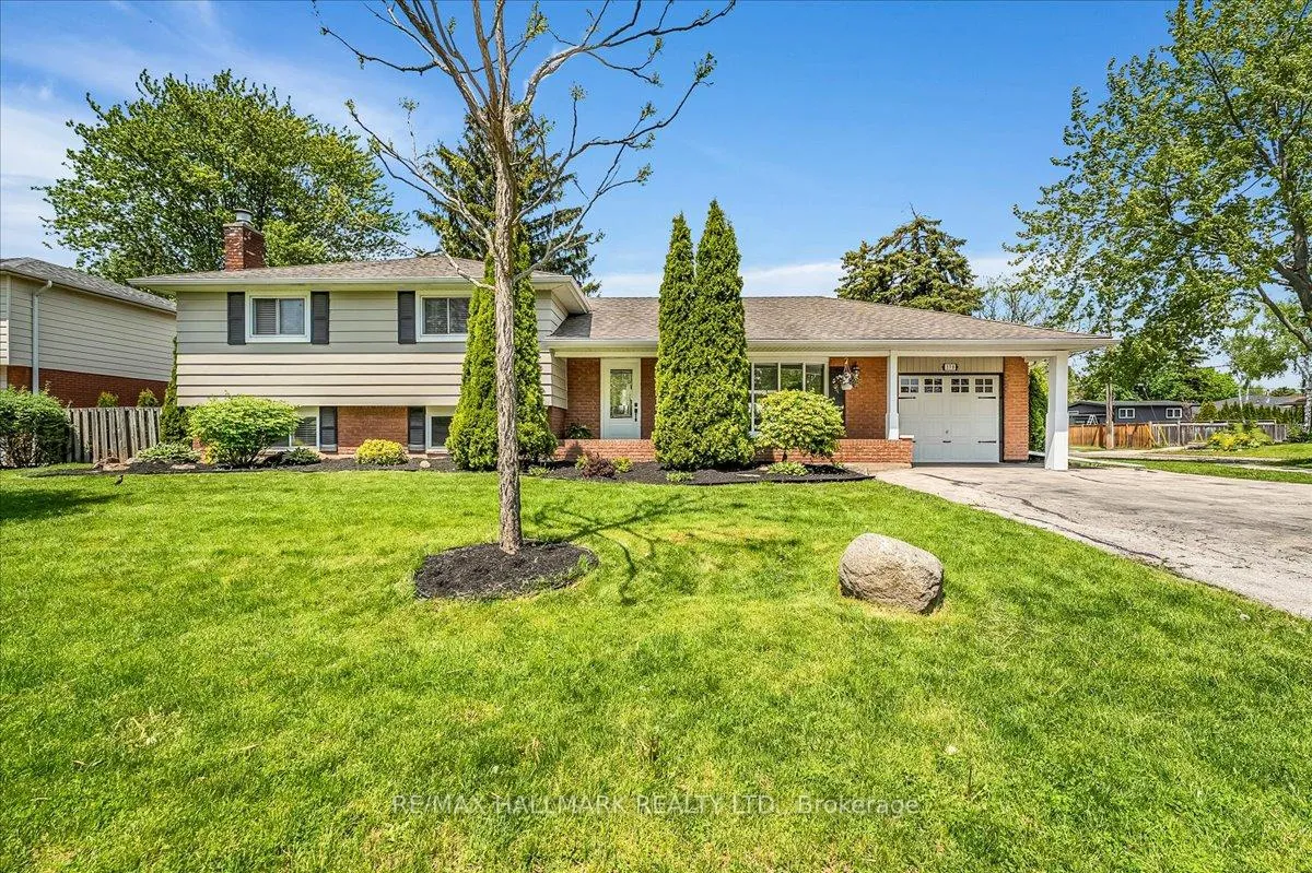 Photo 2 of 370 Dunlop Crescent, Burlington, Appleby — HOMEH