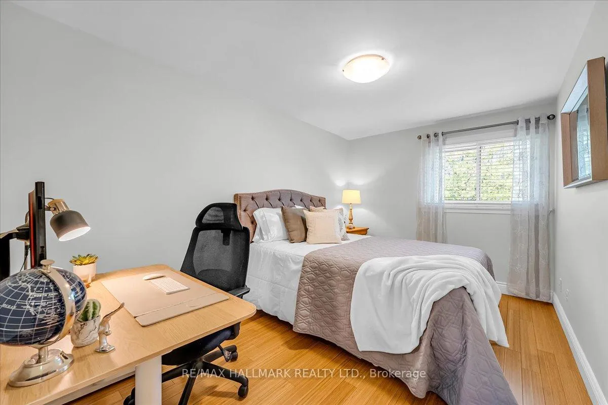 Photo 25 of 370 Dunlop Crescent, Burlington, Appleby — HOMEH