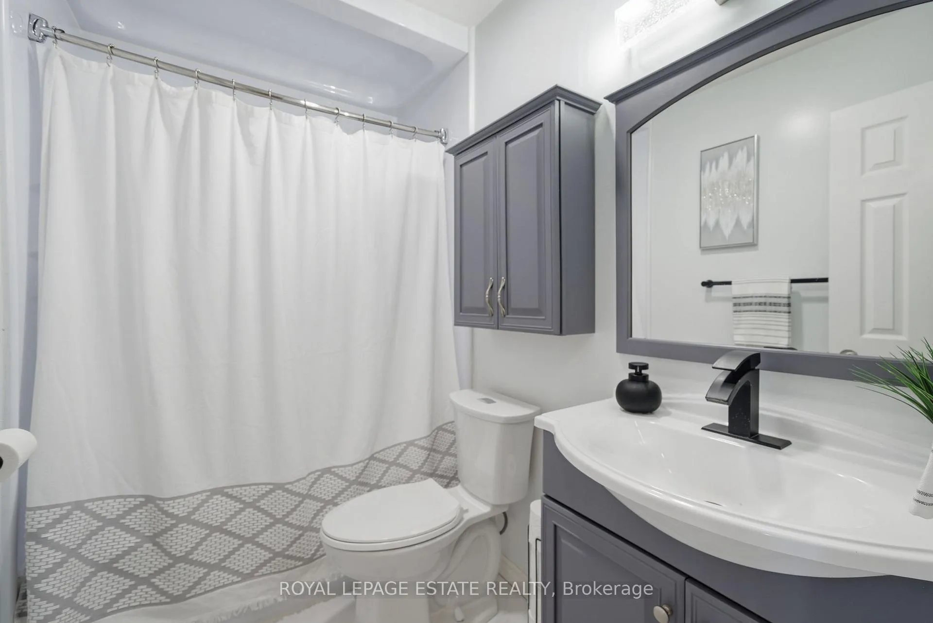 Photo 18 of 78 Turnberry Crescent, Clarington, Courtice — HOMEH