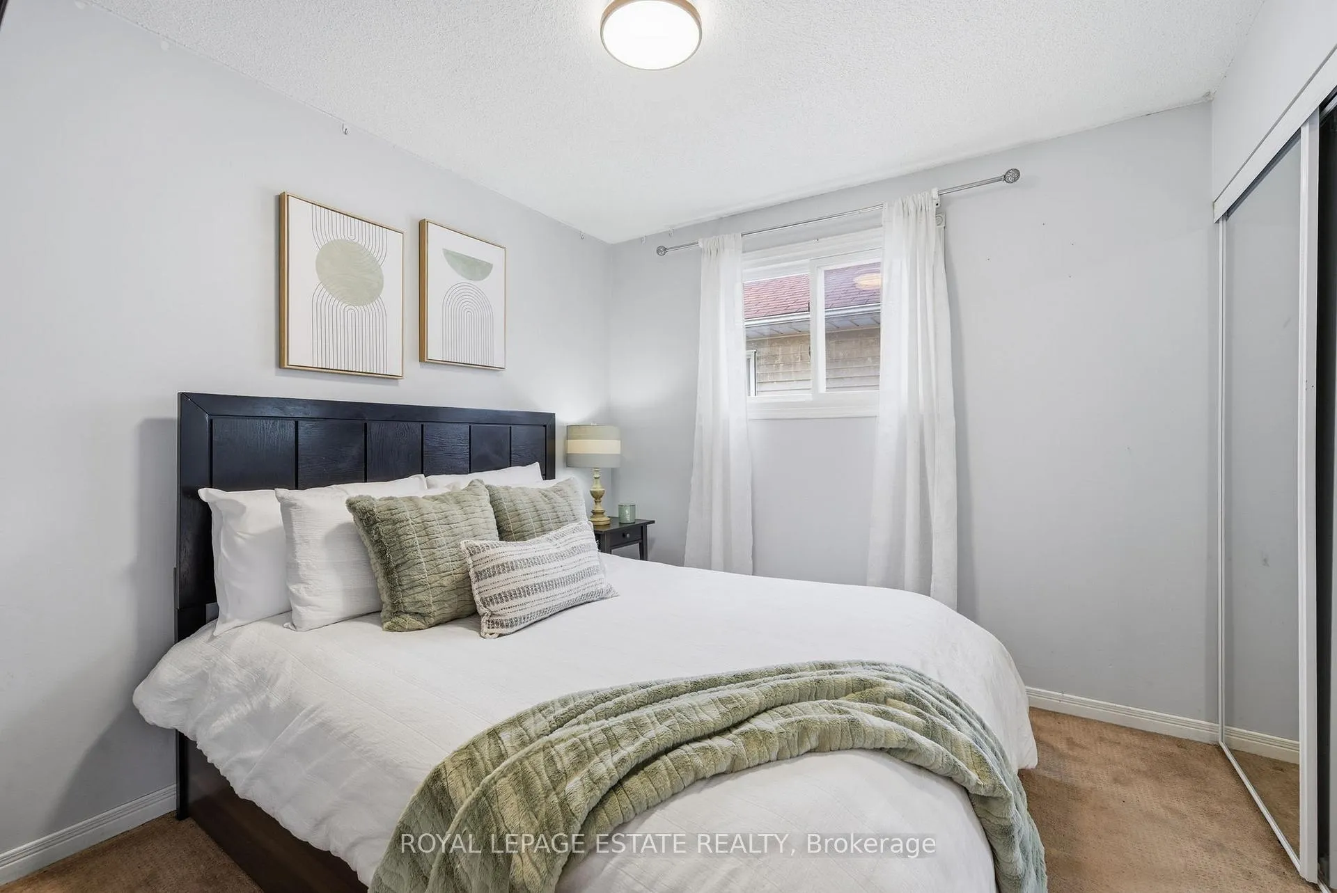 Photo 19 of 78 Turnberry Crescent, Clarington, Courtice — HOMEH