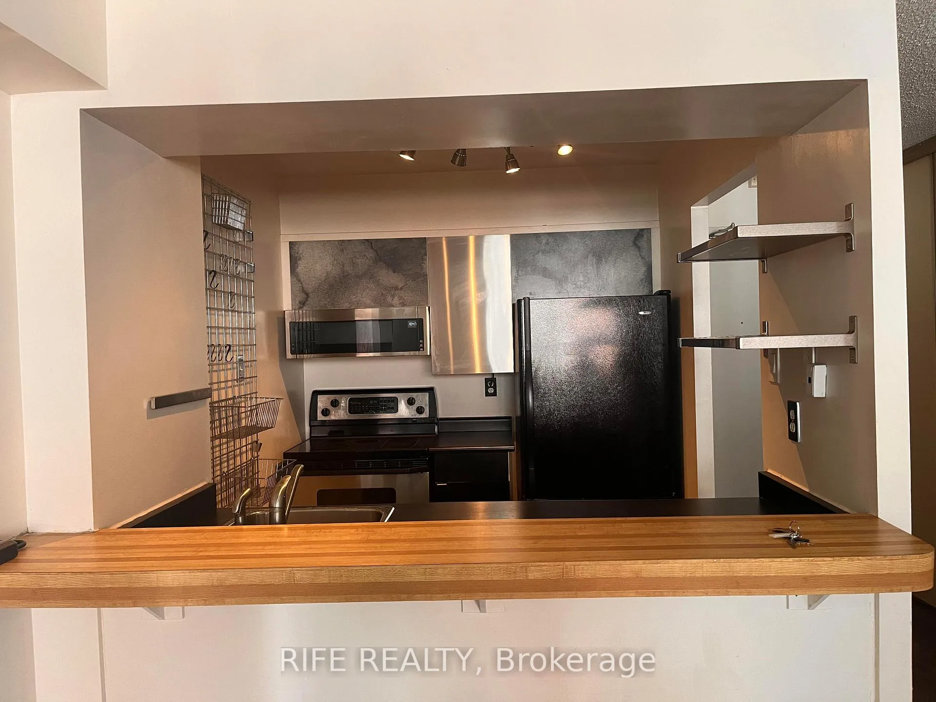 Photo 2 of Unit 706, 120 St Patrick Street, Toronto, Kensington-Chinatown — HOMEH