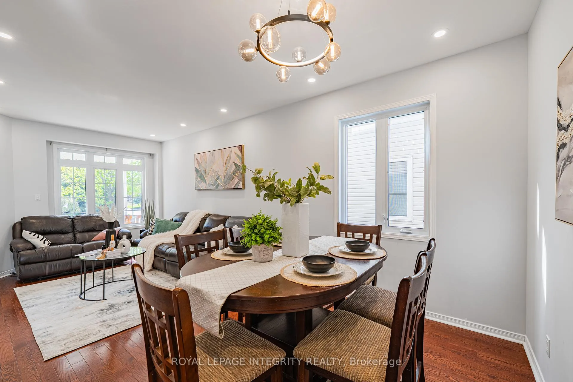Photo 6 of 102 Whitestone Drive, Ottawa, Central Park — HOMEH