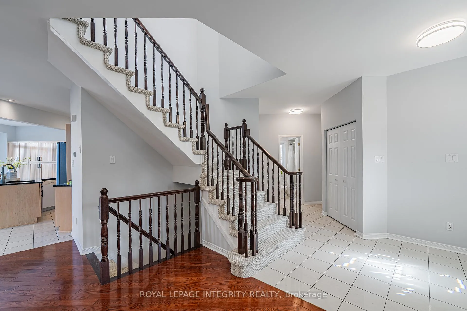 Photo 41 of 102 Whitestone Drive, Ottawa, Central Park — HOMEH