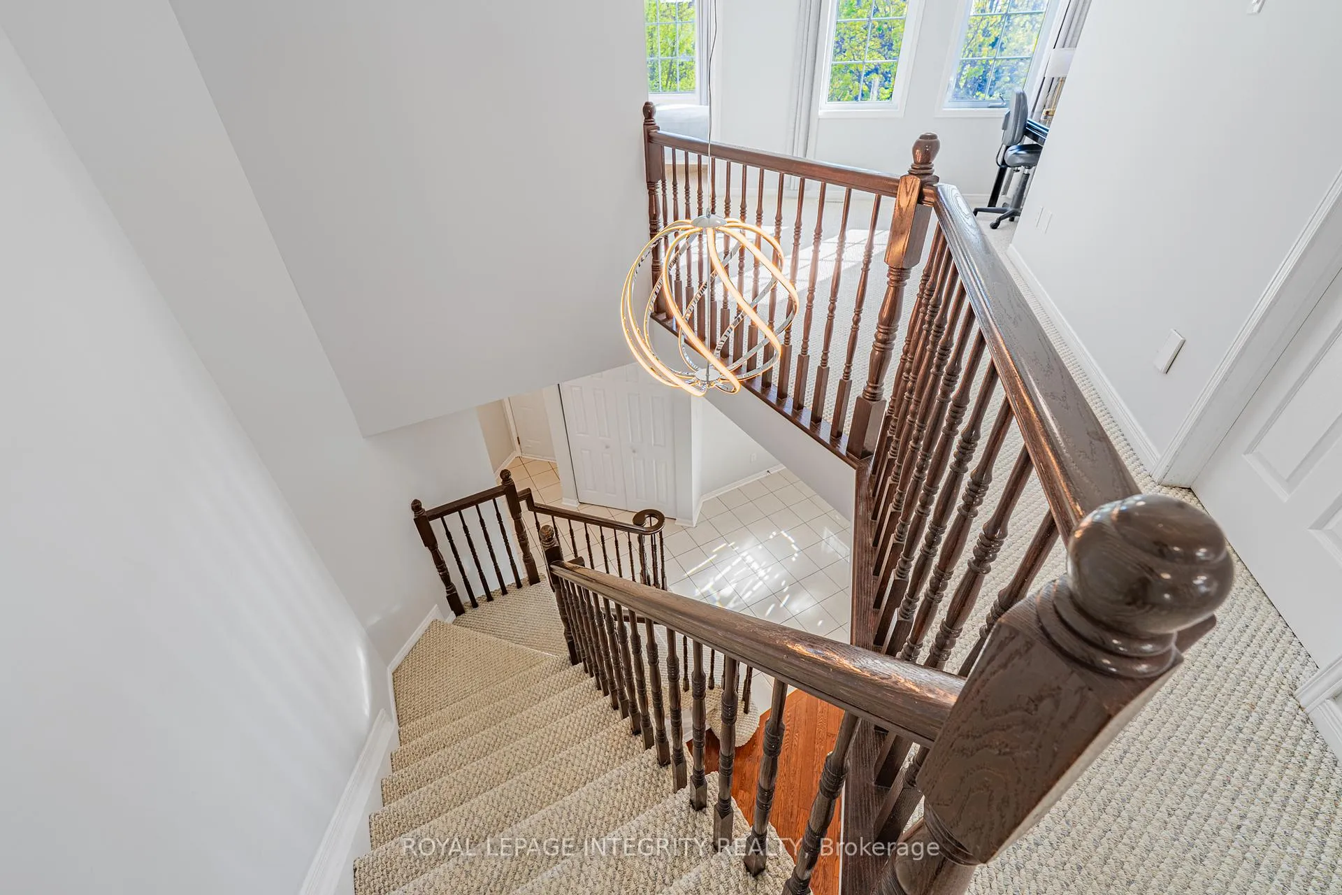 Photo 17 of 102 Whitestone Drive, Ottawa, Central Park — HOMEH